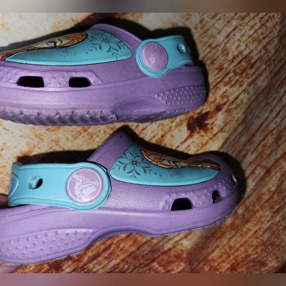 Disney Frozen Crocs Kids Clogs Anna Elsa Blue Purple Slip On Shoes - Picture 9 of 11